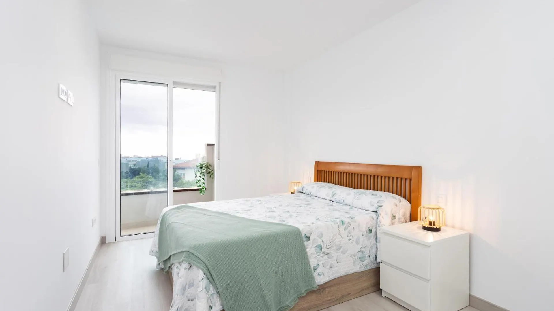 Home2Book Relaxing Poolside Escape, Arona